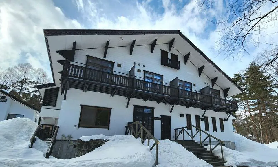 THE CASTLE HAKUBA Exterior book early and save