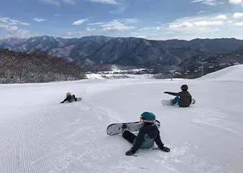 March Skiing In Hakuba With Dimension 