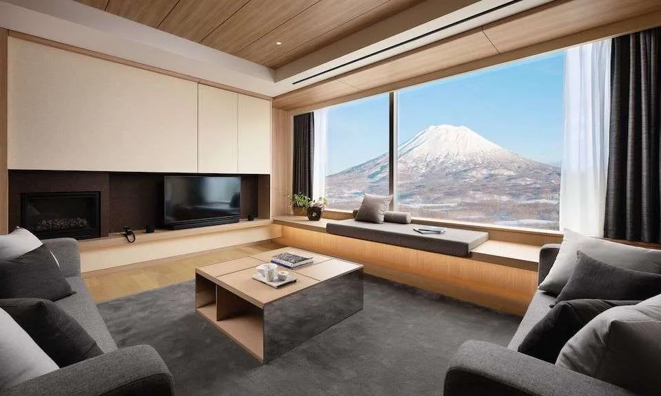 Setsu 4 bedroom living