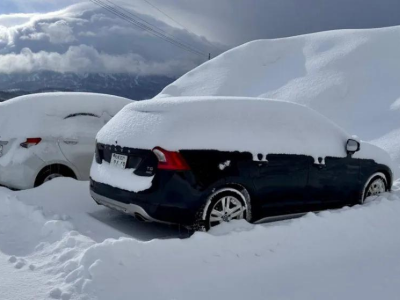snow report from niseko cars buried 27 feb