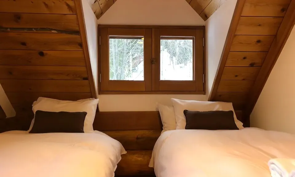 Log House Bedroom