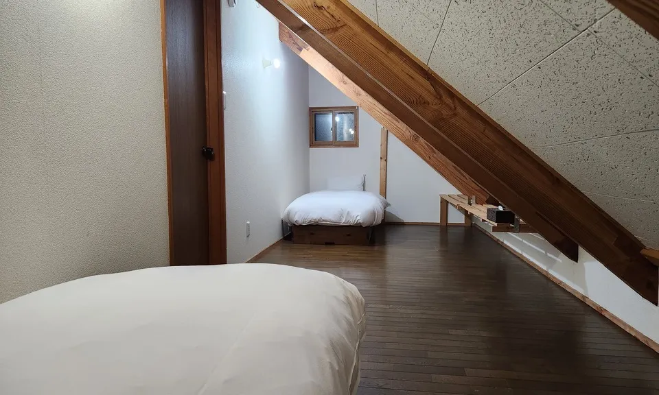 Alpine Maison loft bedroom