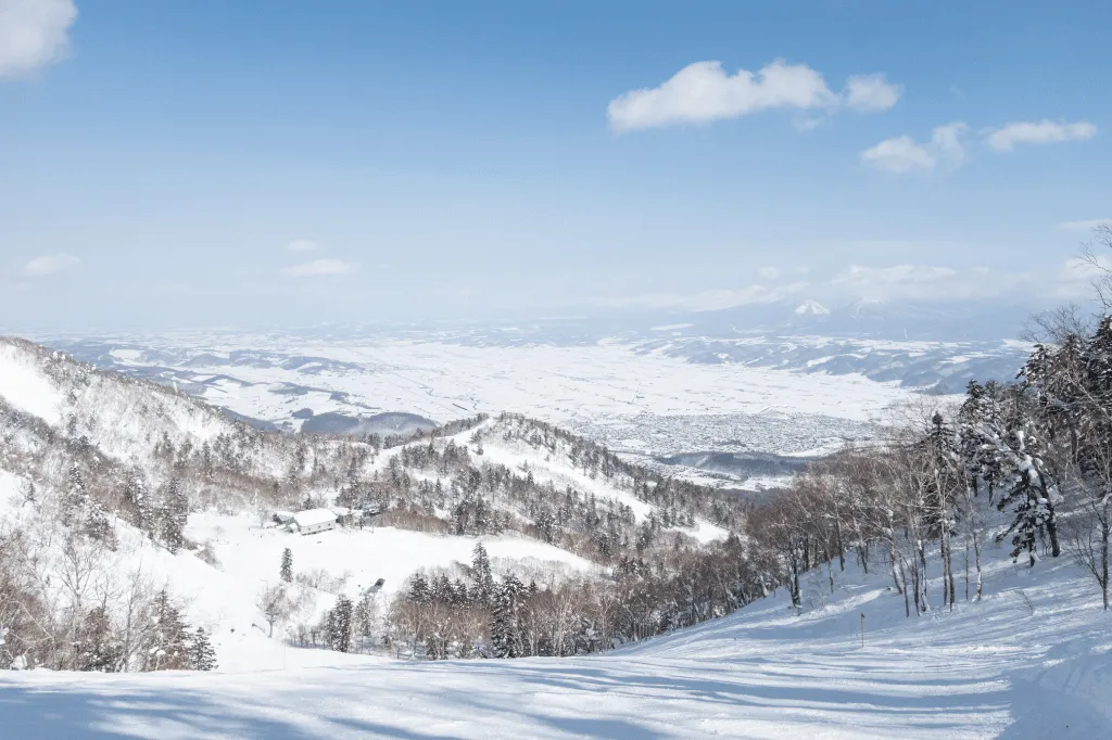 Your Complete Guide to Japan Ski Resort Lift Passes | Japan Ski Experience