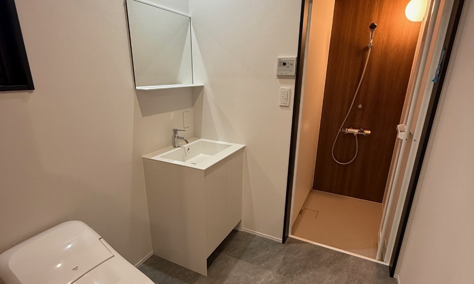 Arbor Chalet Bathroom - 1