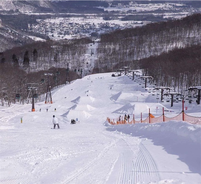 Hakuba 47